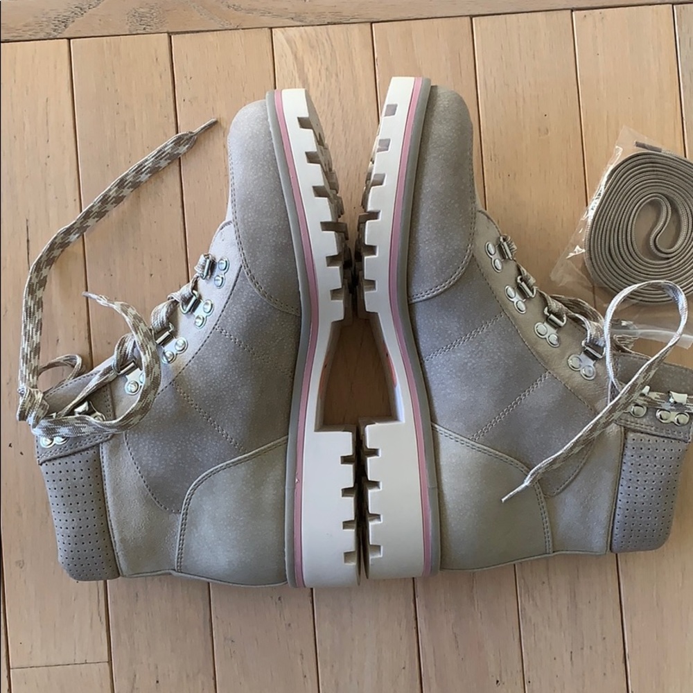 BRAND NEW SOLE/SOCIETY Suede-Like Boots - Picture 7 of 7